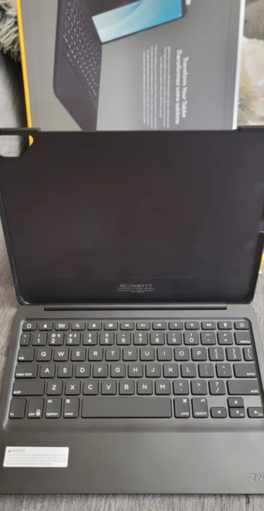 ZAGG Folio Wireless Keyboard & Case for 11-inch iPad Pro image indicator(4)