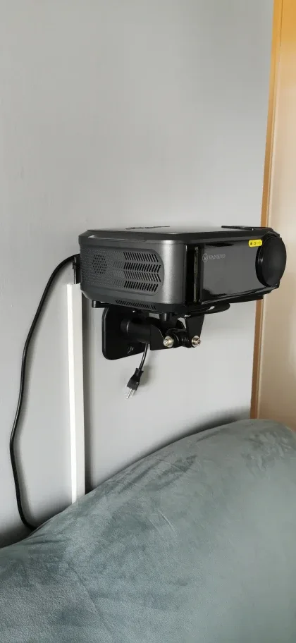 VANKYO Projector V620 with 84" Projection Screen image indicator(2)