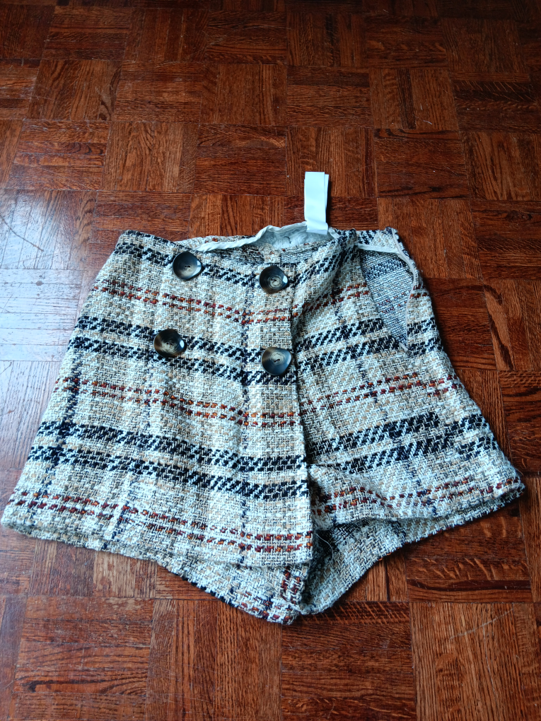 Tweed Short with Buttons