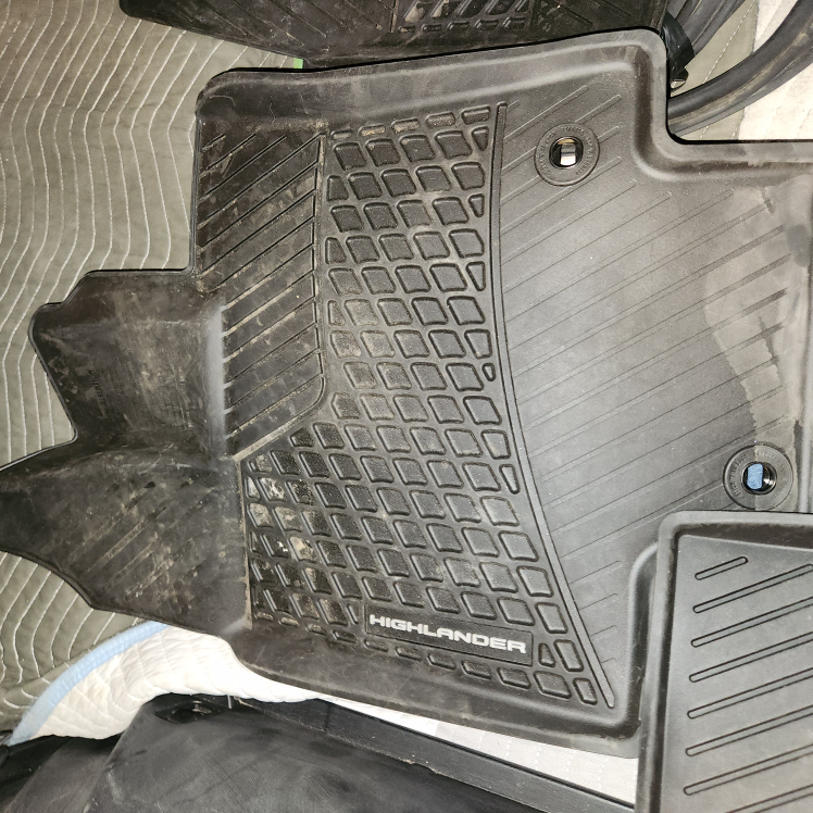 2020 2024 Toyota Highlander OEM Rubber Floor Mats - photo 2