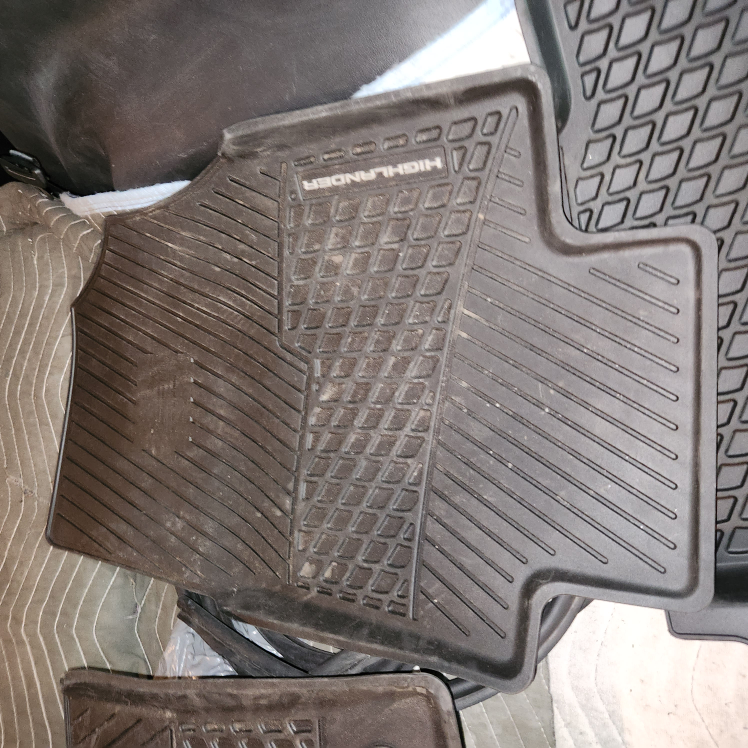 2020 2024 Toyota Highlander OEM Rubber Floor Mats - photo 3