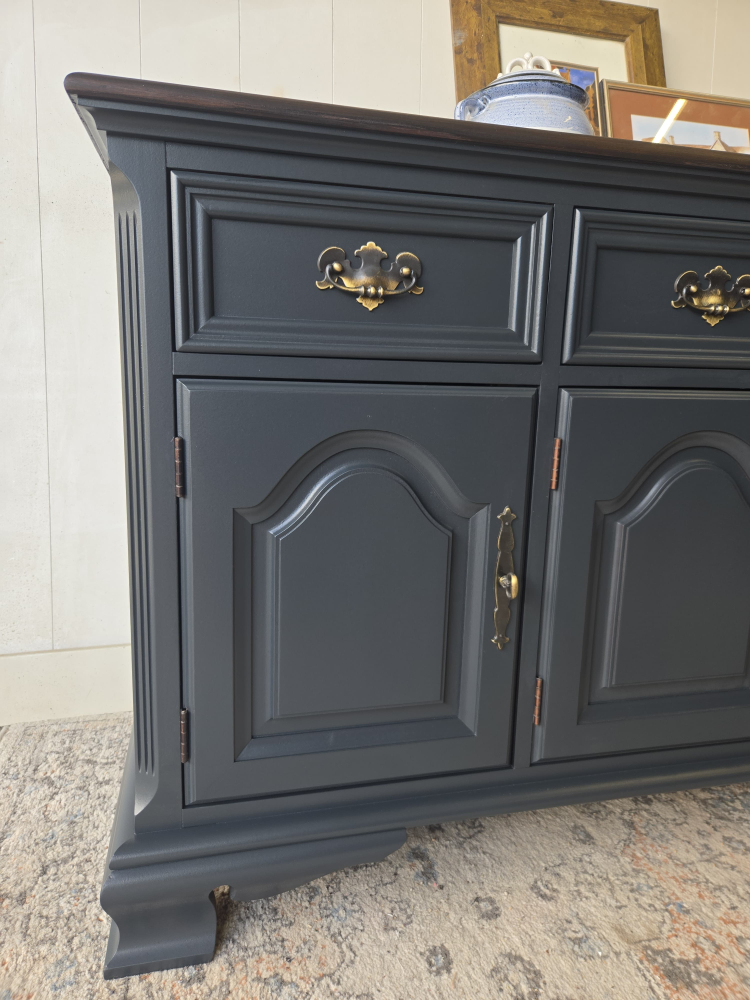 Stunning Refinished Mahogany Solid Wood Sideboard - photo 3