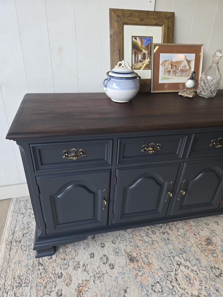 Stunning Refinished Mahogany Solid Wood Sideboard - photo 4