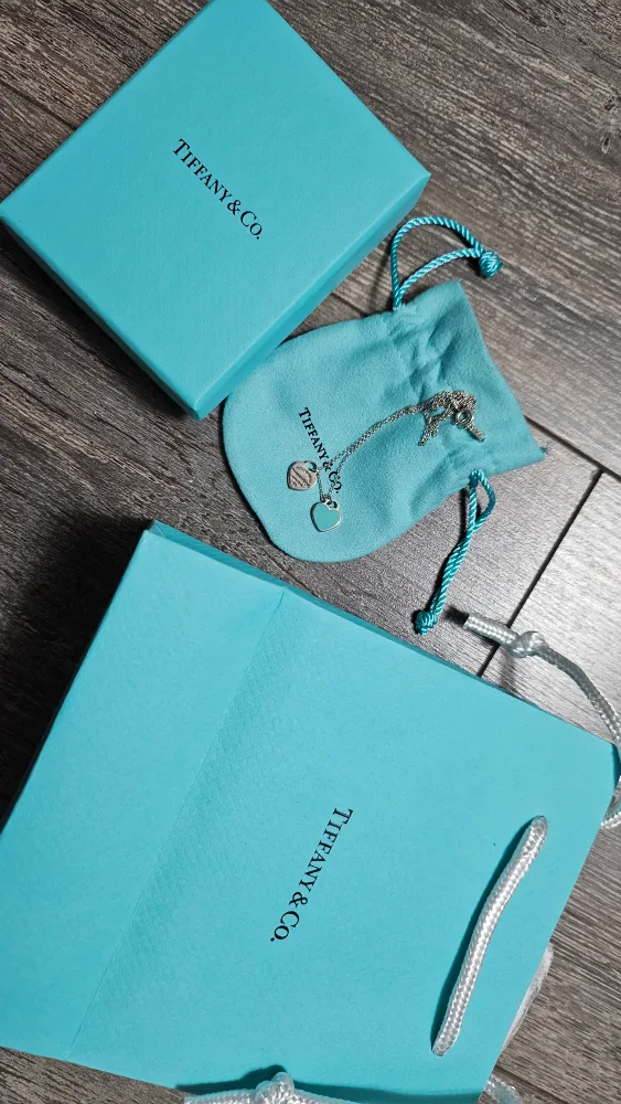 Tiffany & Co. Double Heart Tag Pendant Necklace image indicator(2)