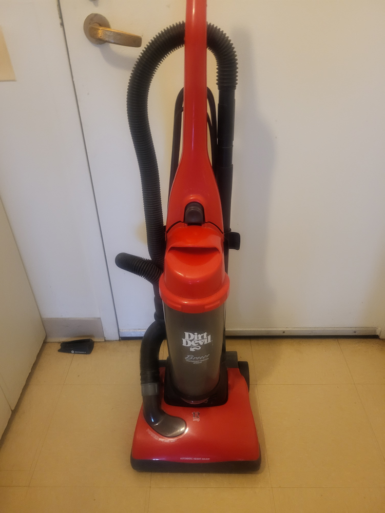 Dirt Devil Breeze Upright Vacuum Cleaner