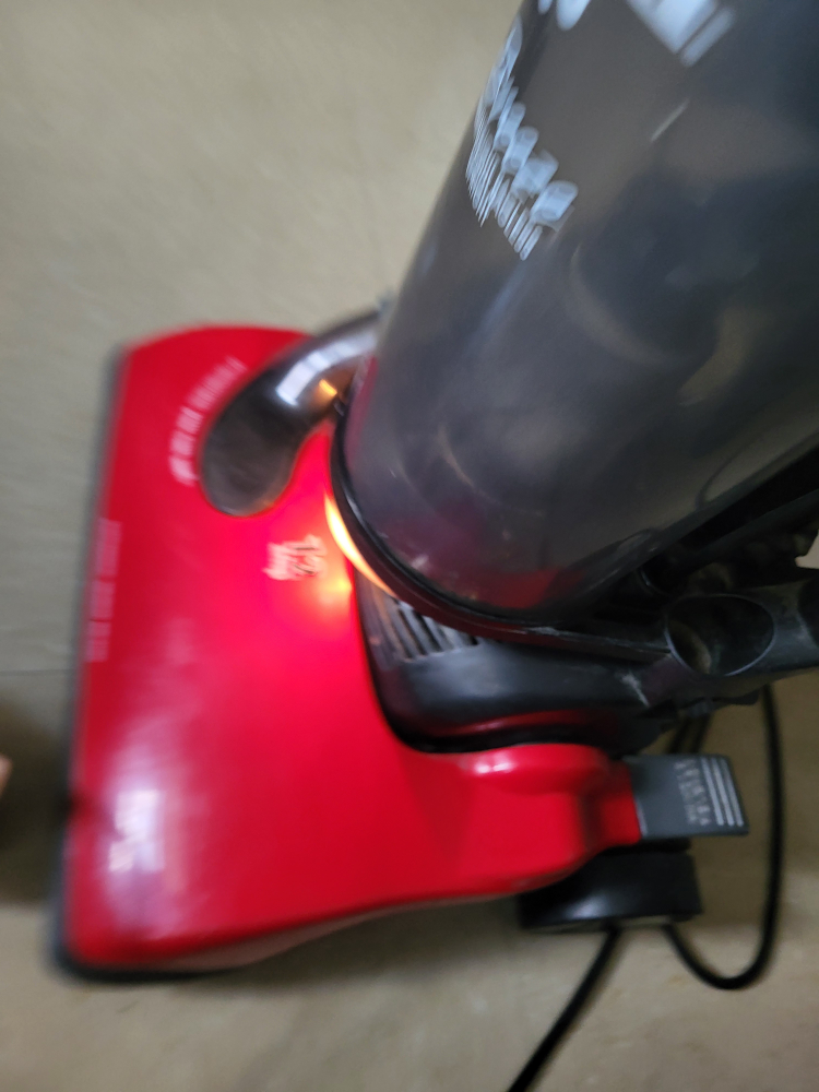 Dirt Devil Breeze Upright Vacuum Cleaner - photo 3