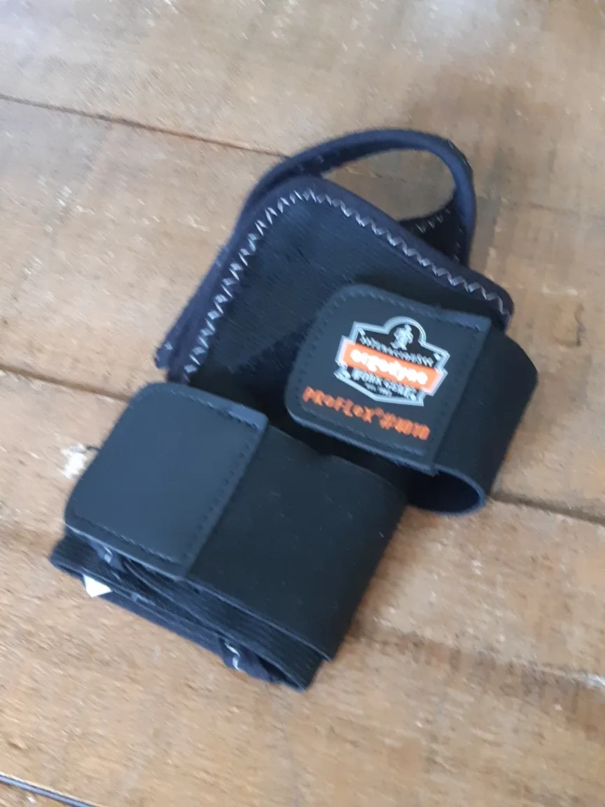 Ergodyne ProFlex #4010 Double Strap Wrist Support image indicator(4)