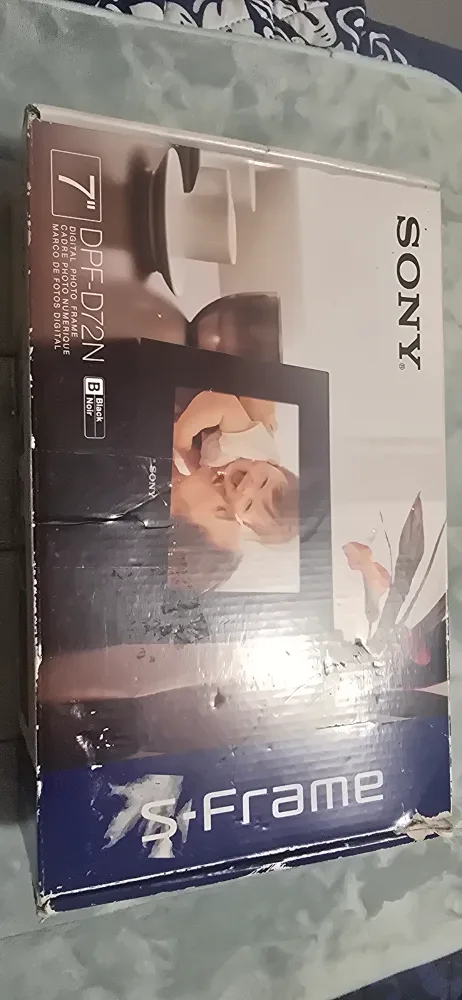 Sony Digital Photo Frame with Adapter thumbnail