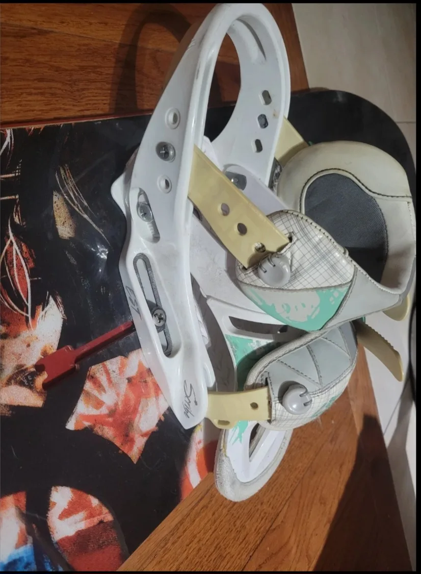 Burton Joystick 157 Snowboard in a soft case image indicator(6)