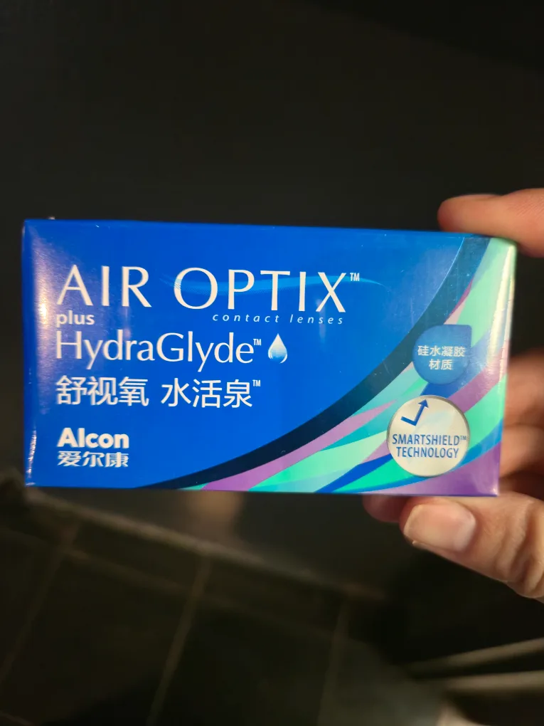 Air Optix HydraGlyde Monthly Contact Lenses thumbnail