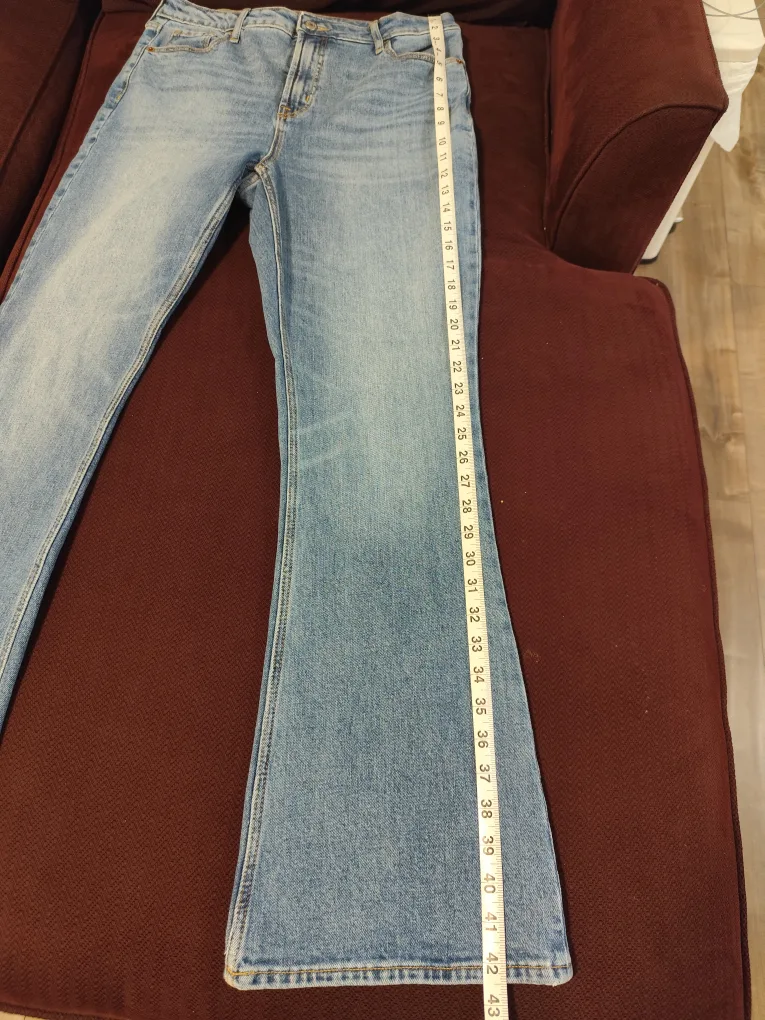 Old Navy Flare Jeans - Size 10 image indicator(5)
