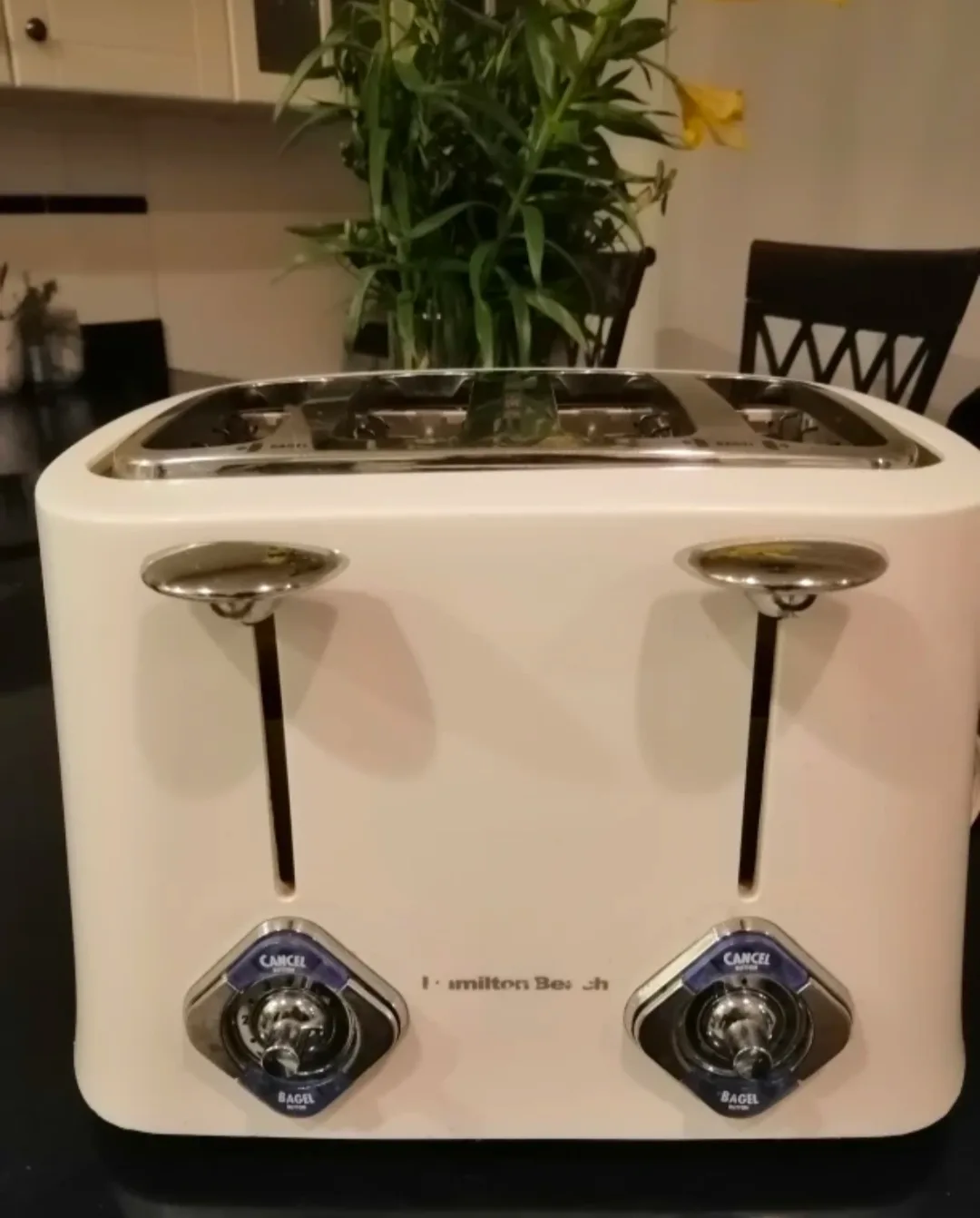 Hamilton Beach 4 slice toaster - white thumbnail