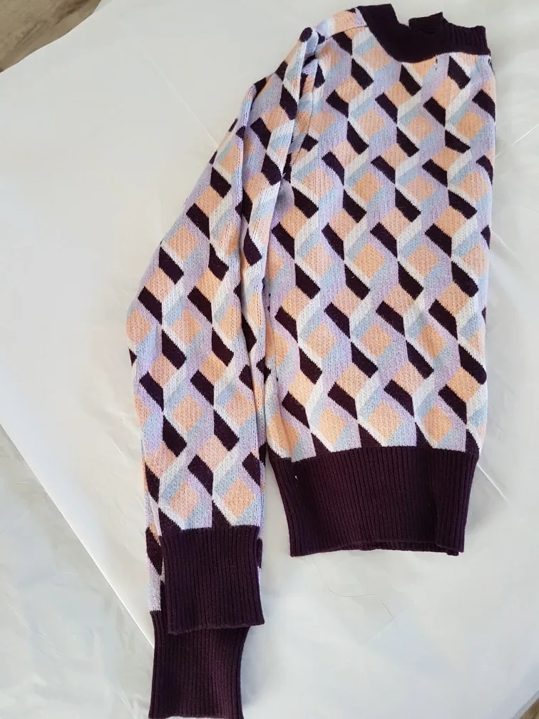 Forever 21 Patterned Sweater - Size S thumbnail