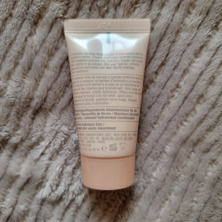 💟 14pc Clinique Moisturizer and Serum sample bundle image indicator(5)