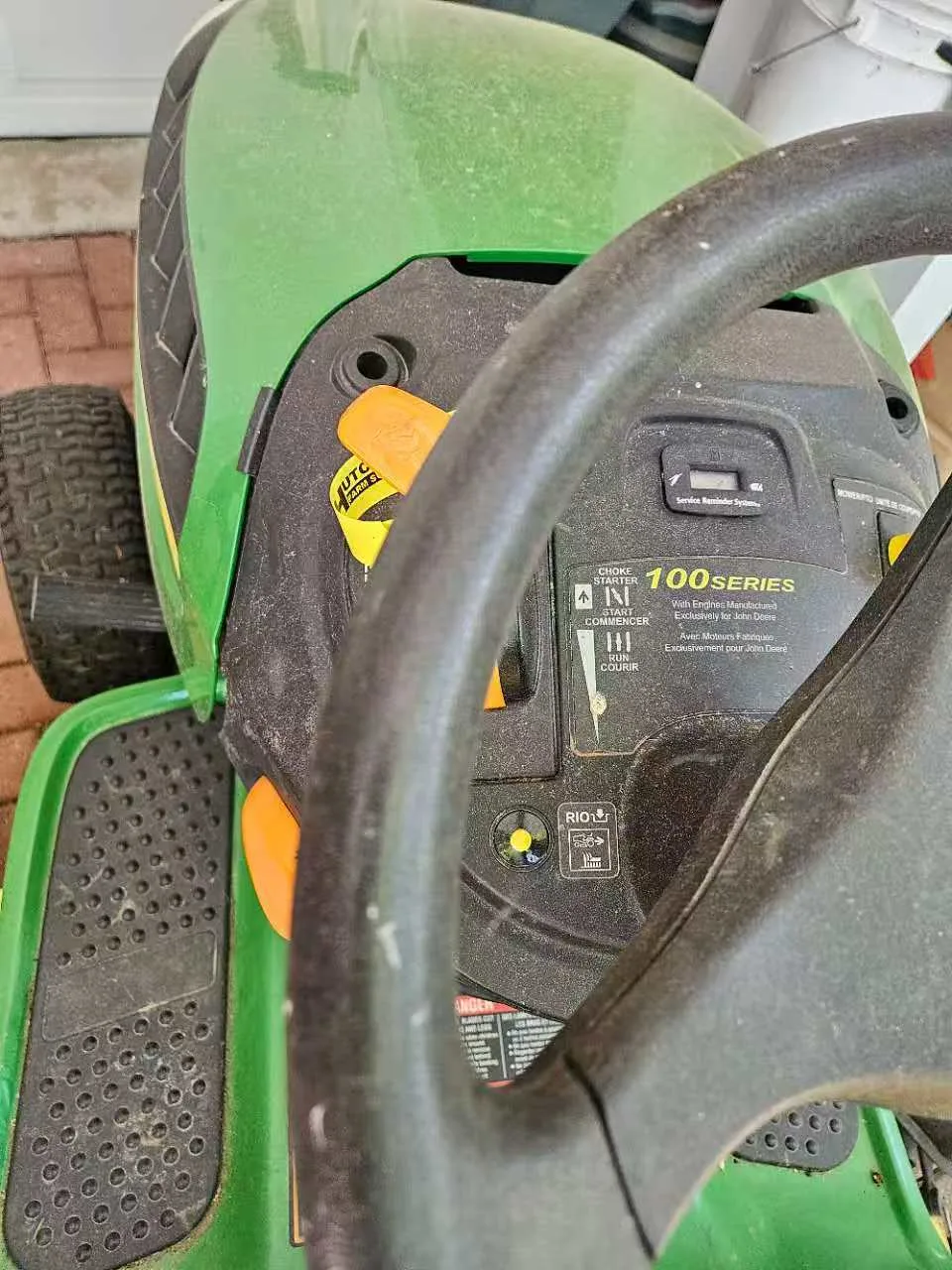 John Deere Riding Lawn Mower image indicator(2)