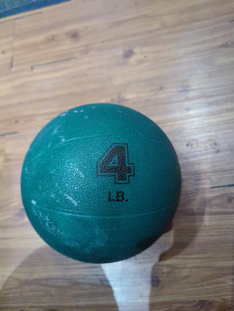 TKO Fitness 4 lb Medicine Ball image indicator(3)
