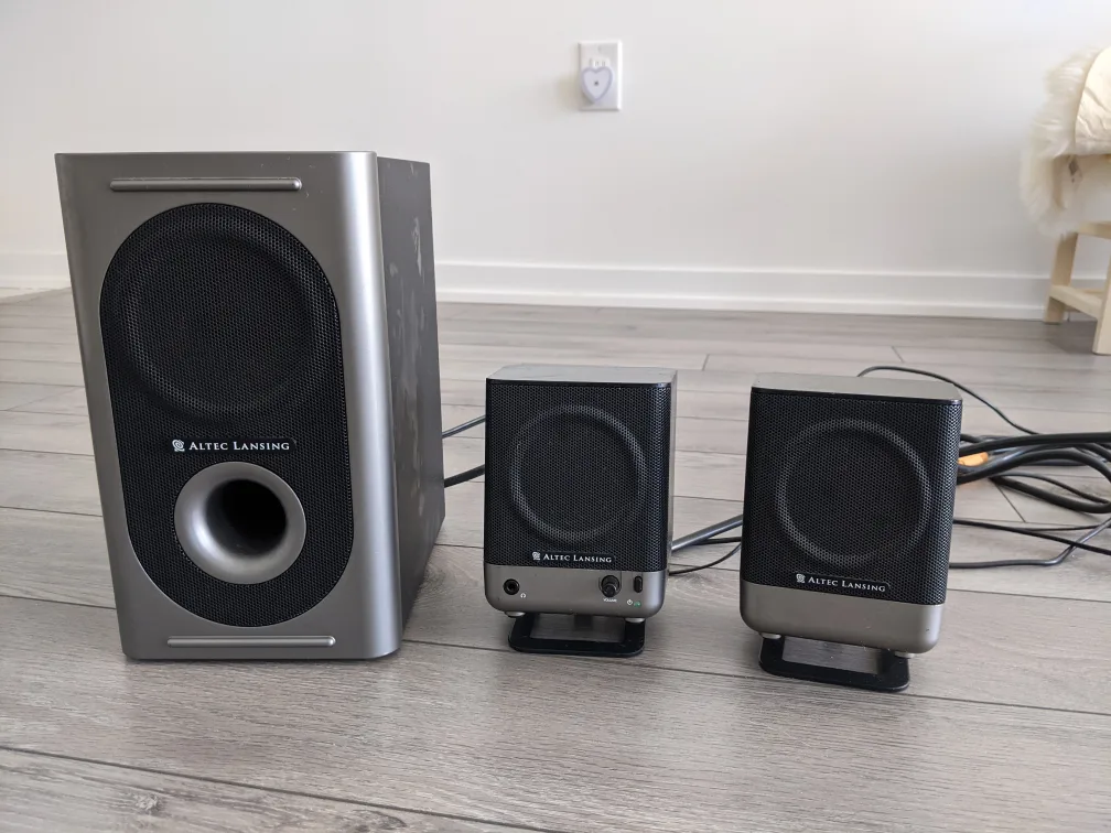 Speaker Set thumbnail