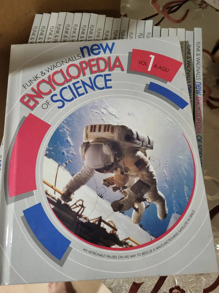 Funk & Wagnalls New Encyclopedia of Science Set thumbnail