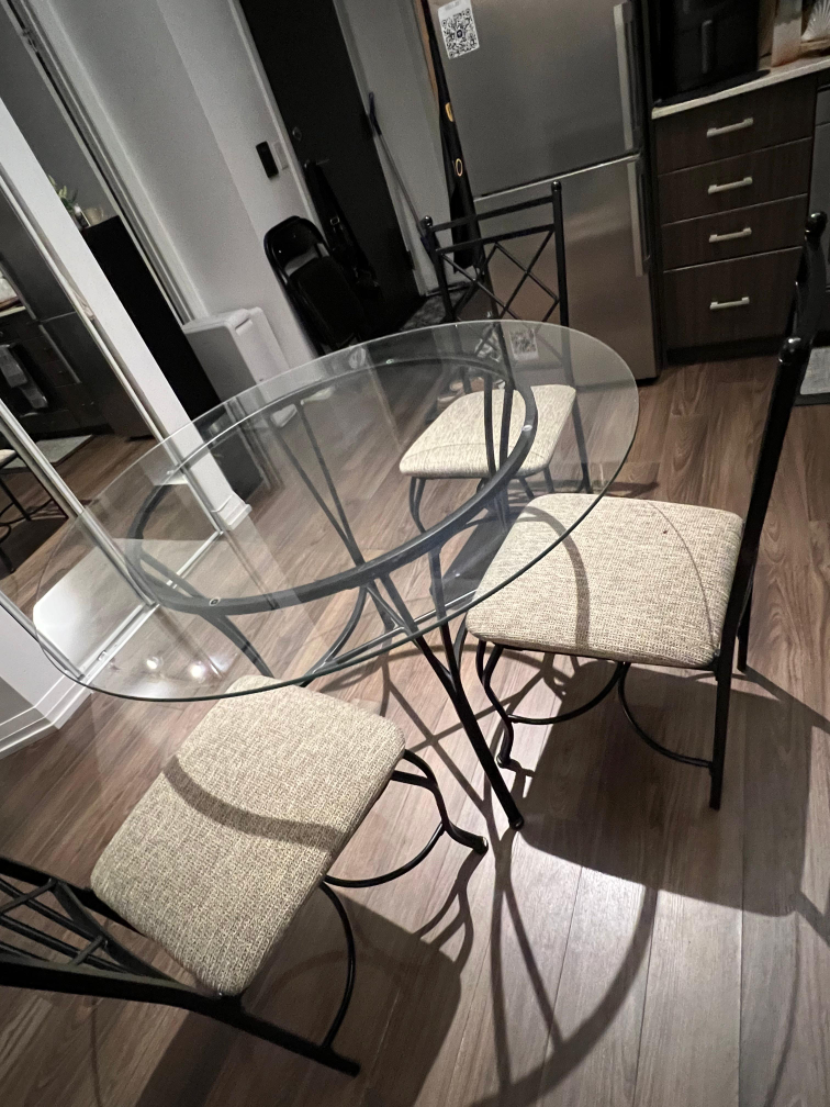 Round Dining Table with 3 Chairs