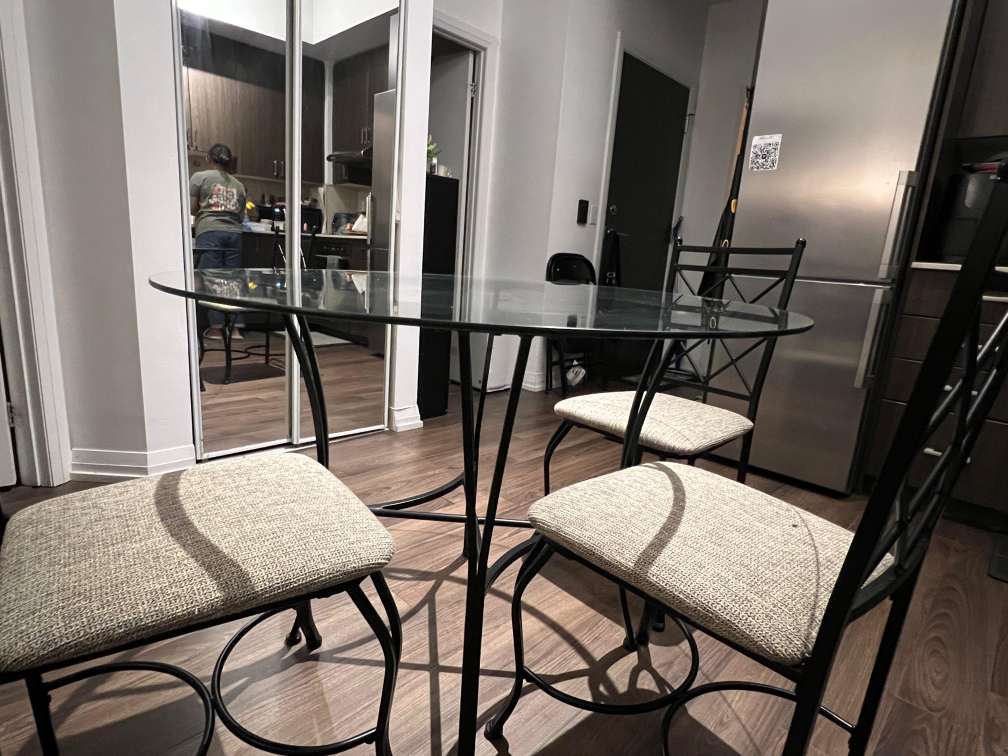 Round Dining Table with 3 Chairs - photo 2