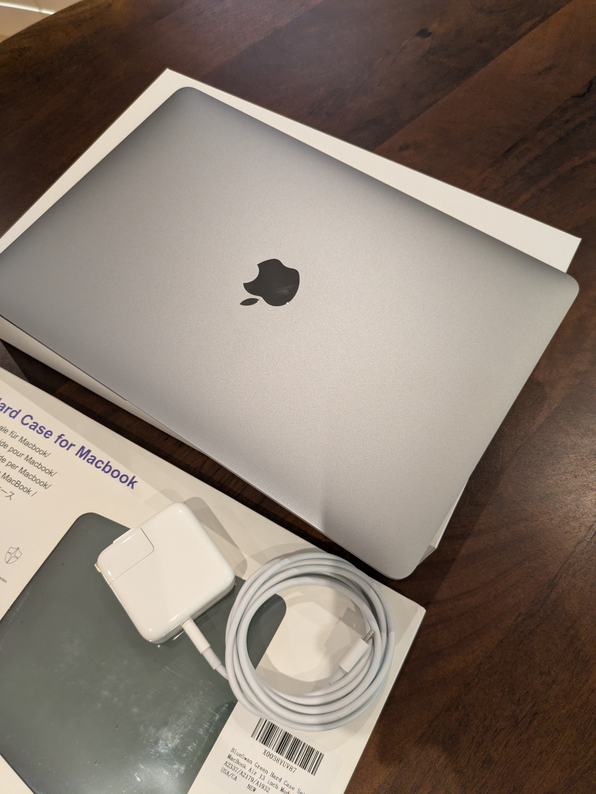 MacBook Air M1 (13.3”, Space Grey) - 100% Battery Health