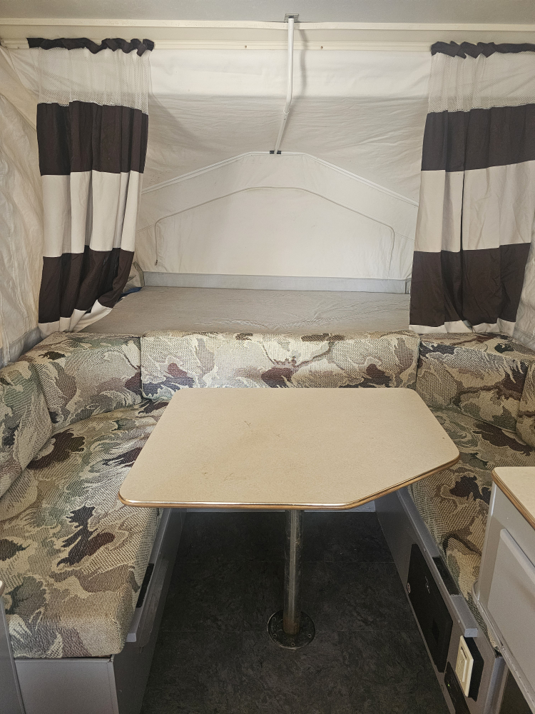 Pop-up Camper - photo 2