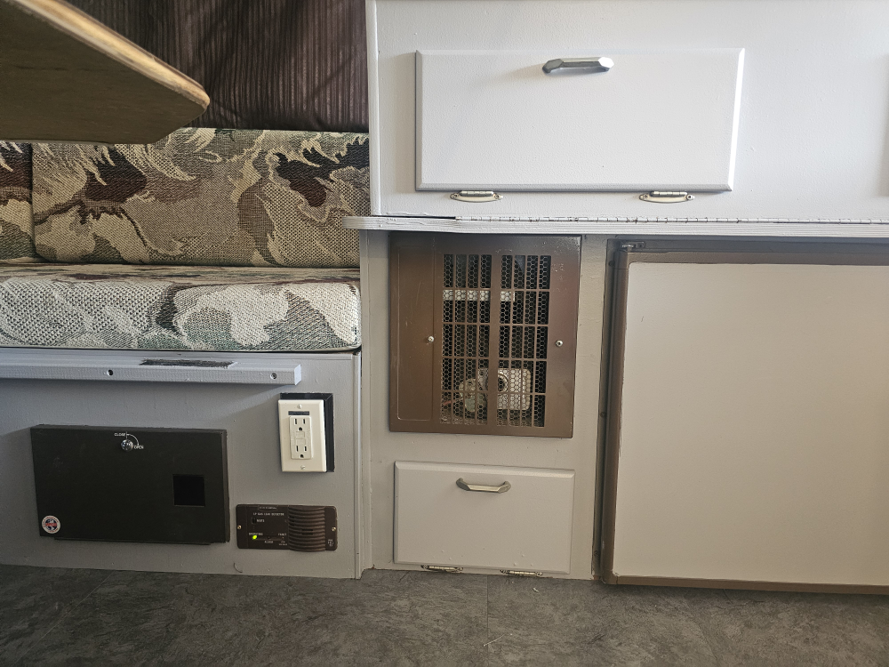 Pop-up Camper - photo 4