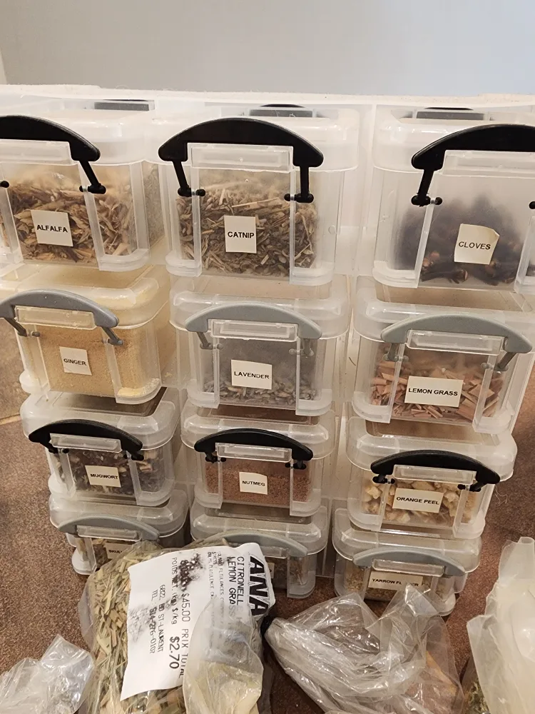 Various Dried Herbs and Spices image indicator(3)