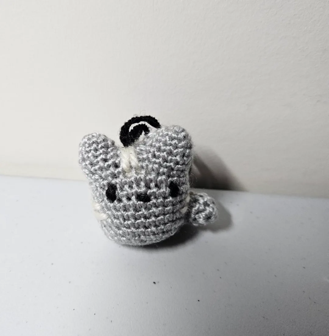 Handmade Crochet Cat Keychain - Grey #freecycle image indicator(2)
