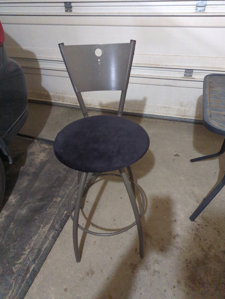 Metal Swivel bar stool/chairs