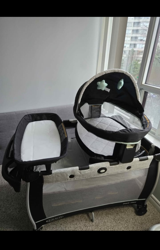Graco Pack 'n Play - Excellent Condition