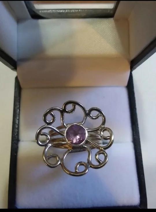 Size 8 floral ring with amethyst stone thumbnail