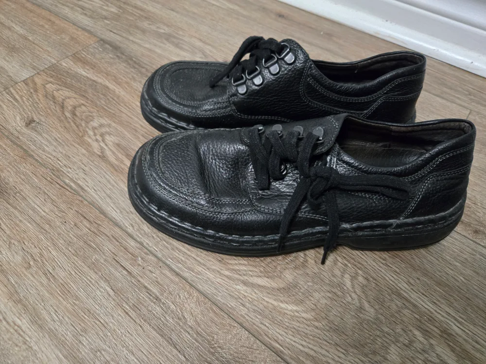 Josef Seibel Black Leather Shoes thumbnail