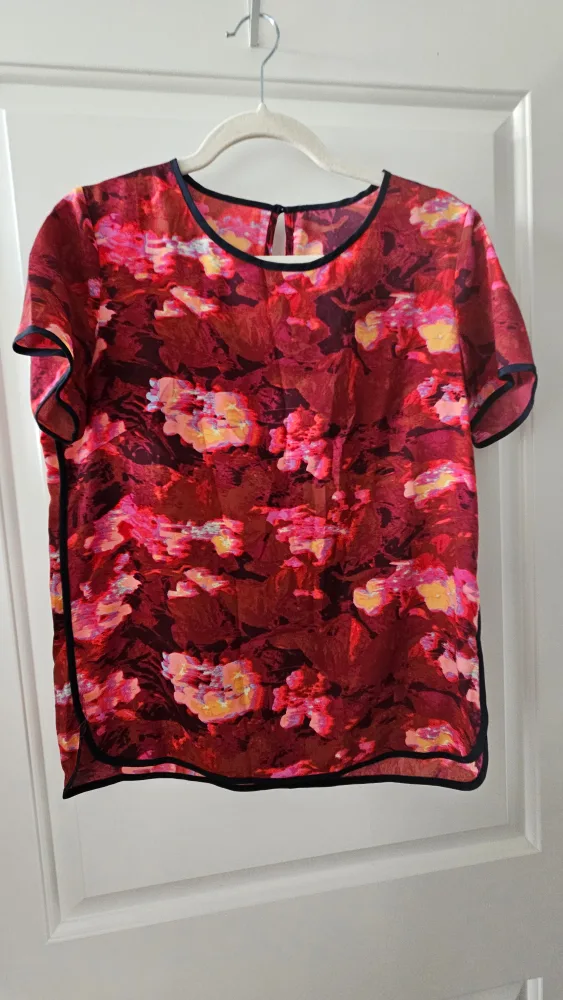 Floral Blouse, Size Medium thumbnail