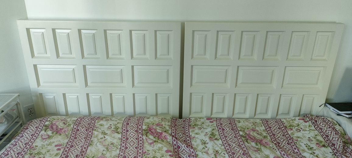 Two white double/twin beds