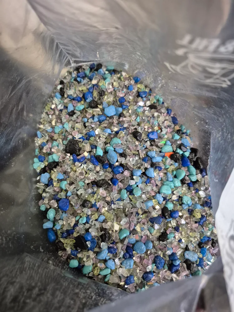 Decorative Crushed Glass Chunks image indicator(2)