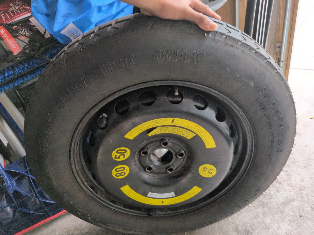 Temporary Spare Tire Kit w/ Jack image indicator(2)