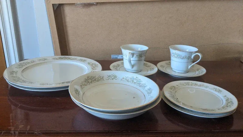 Vintage Fine China Set image indicator(5)