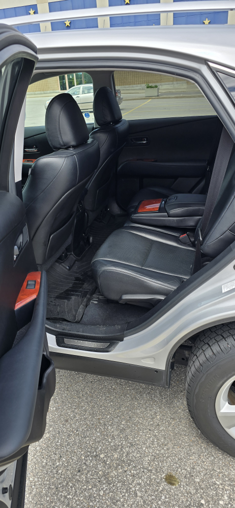 Silver SUV for Sale - photo 3