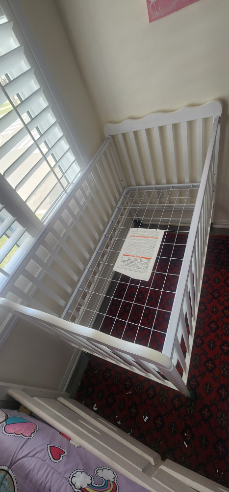 White Baby Crib, like brand new in use 1 weak - photo 2