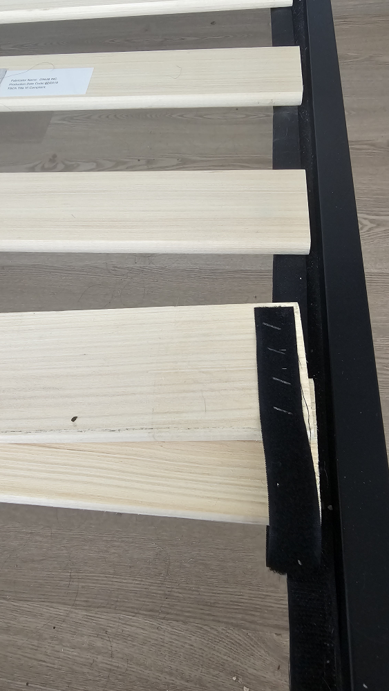 Queen Size Metal Bed Frame with Wooden Slats - photo 2