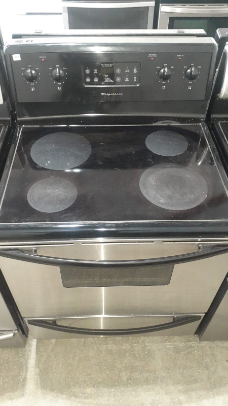 Frigidaire Electric Oven - photo 3