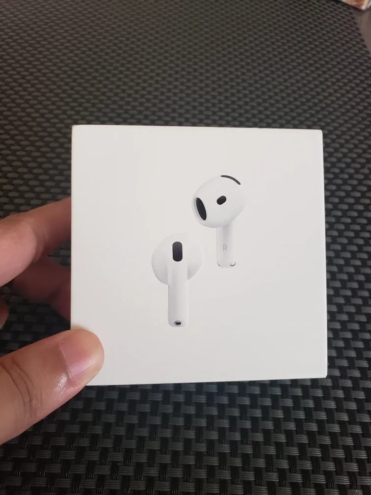 New Apple AirPods 4 with Active Noise Cancellation thumbnail