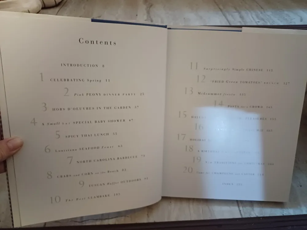 Martha Stewart's Menus for Entertaining Cookbook image indicator(3)