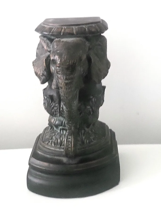 Elephant Statue image indicator(2)