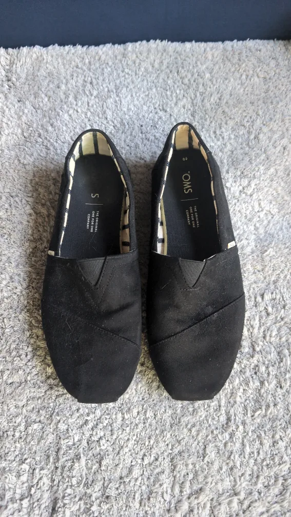 TOMS Black Slip-On Shoes - Size 9.5 thumbnail