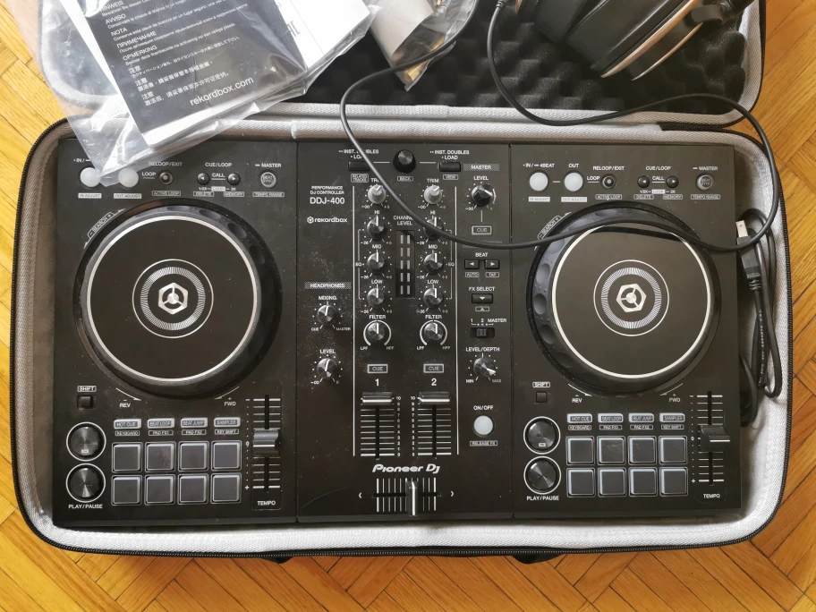 Pioneer DDJ-400 DJ Controller with Case and Headphone - photo 2