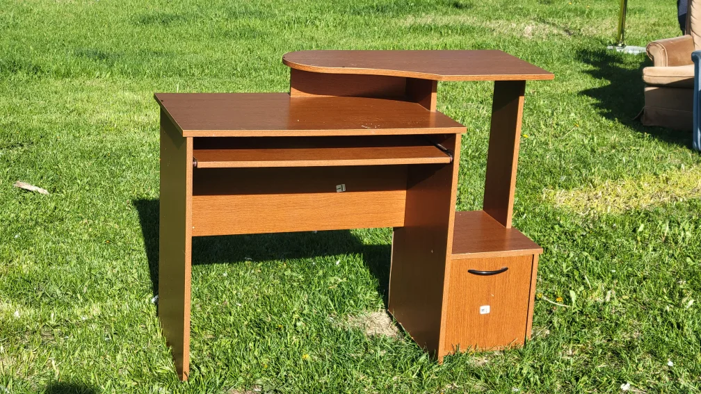 Brown Computer Desk thumbnail