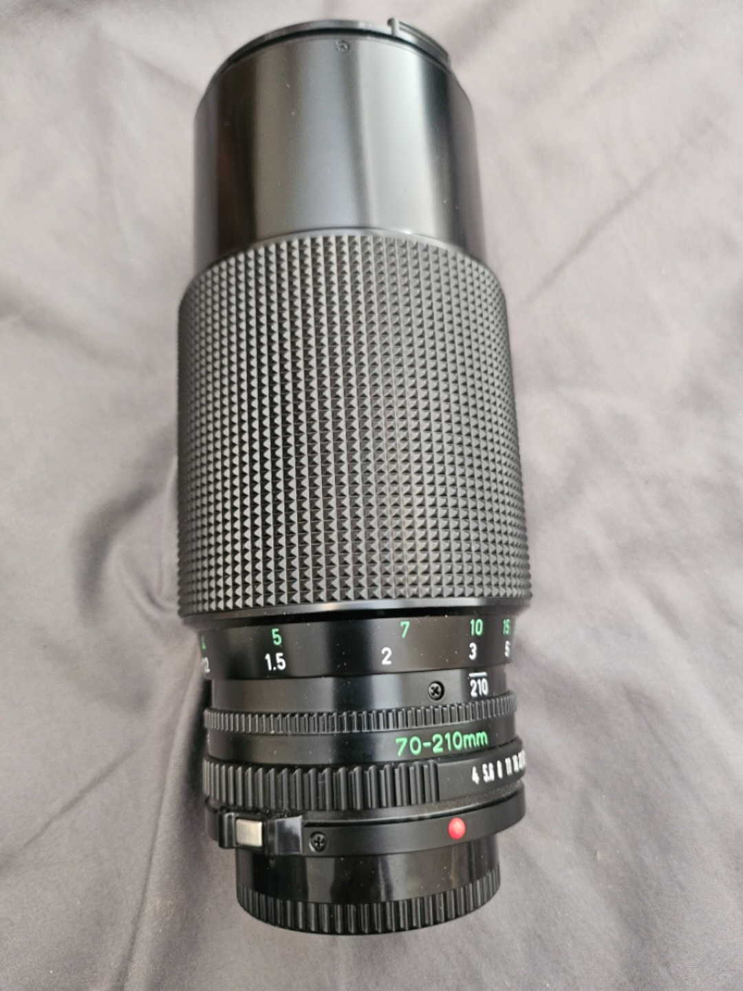 Canon 70-210mm f/4 FD Zoom Lens - photo 3