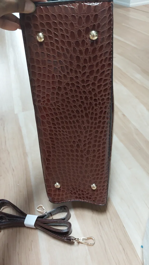 BRAND NEW Brown Faux Crocodile Leather Handbag image indicator(3)